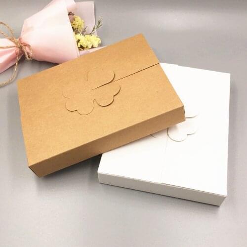 50pcs 160x126x25mm Kraft Paper Packaging Boxes Clover Favors Handmade Jewelry/Cake Knife/Fork Gift Box Biscuits/Candy Boxes