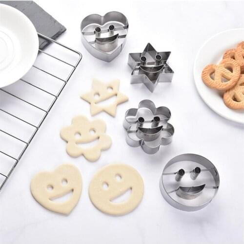 4 Piece Smiley Stainless Steel Cookie Cutter Biscuit Mold Fondant Cake Mold Baking Tools Sugar Biscuit Mold