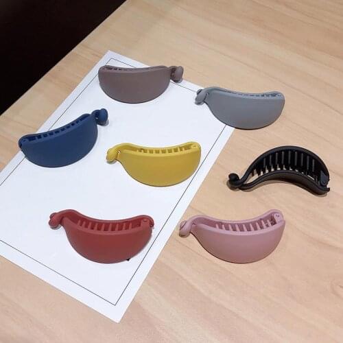 Candy Colors Ponytail Holder Banana Shape Hair Claws Twist Barrettes Korea Simple Fashion Hairpins H
