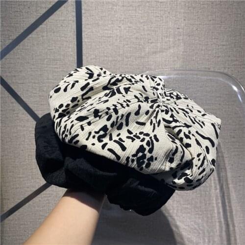 New womens hat cow pattern beret hat all-match face cloud hat female autumn and winter cute octagonal painter hat beanies