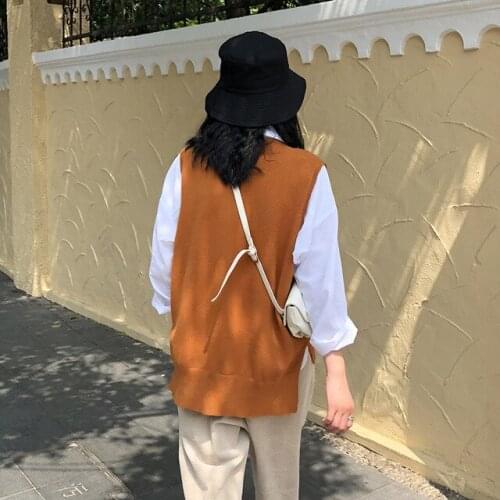 2020 New Vintage Autumn Winter Sleeveless Knitted Vest Sweaters Women Knit Waistcoat V Neck Casual Solid Top Pullover Gilet femm