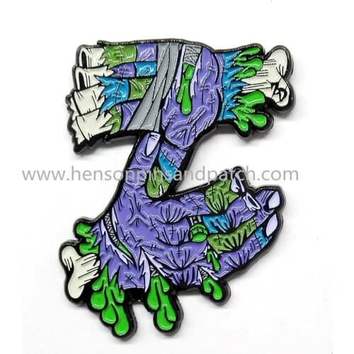 Customized Zinc alloy dye black metal soft enamel symbol Z badge