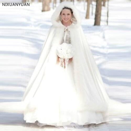 Elegant Cheap 2021 Warm Bridal Cape Ivory White Winter Fur Coat Women Wedding Bolero Jacket Bridal Cloaks Wedding Coat