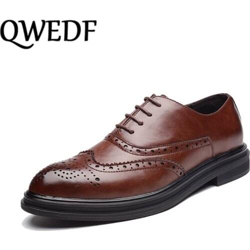 Fashion Mens formal shoes oxford shoes for men black dress wedding shoes brogues British carved Zapatos de hombre D5-89