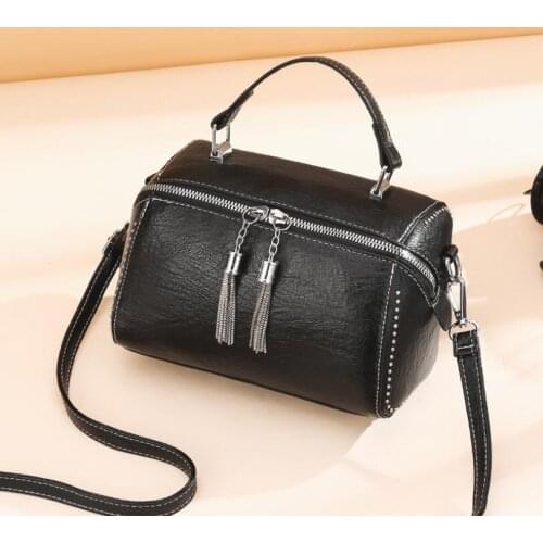 2021 New Double Zipper Lady Pillow Bag Fashion Tassel Female Bag Retro Soft Leather Female Messenger Bag Boston Shoulder Bag