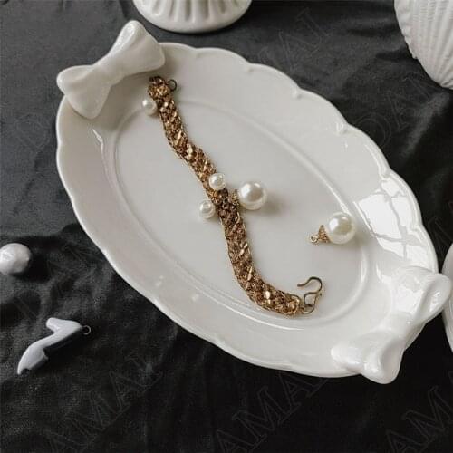 European Ceramic Plates Relief Decorative Cosmetic Container Afternoon Tea Dessert Organizer Home Decoration Modern Ornaments