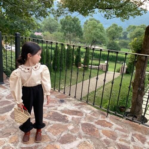 Korean Shirt 2021 Autumn New Girls Cute Simple Embroidered Flower Doll Collar Shirt Childrens Bubble Sleeve Princess Top