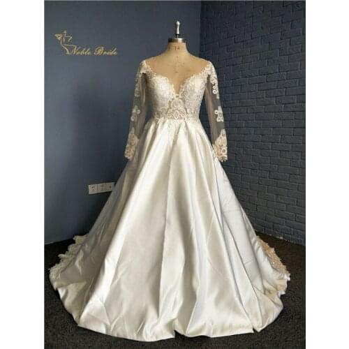 Classic A Line Long Sleeve Wedding Dress 2019 Actual Photos Plus Size Applique Satin Bridal Gowns With Buttons Back