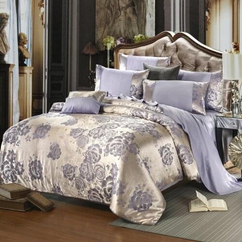Soft and smooth Satin Jacquard Four-piece Cotton Bedding 1.8M Bed Sheet Quilt Cover Pillowcase Wedding bed Home Textiles