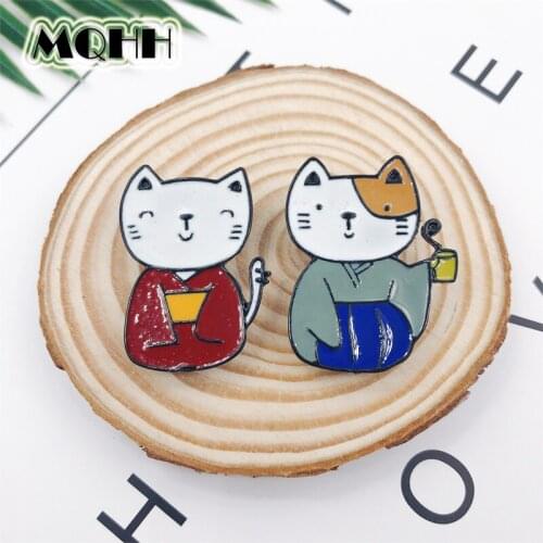 Creative Japanese Cartoon Kimono Cat Enamel Brooch Couple Animals Alloy Badge Shirt Bag Pins Accessories Women Jewelry Gifts