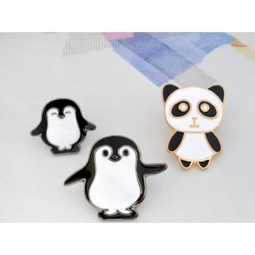 Cartoon Animal Pin Panda Mama and Baby Penguin Brooch Button Pins Denim Pin Badge Childlike Gift Jewelry for Kids Wholesale