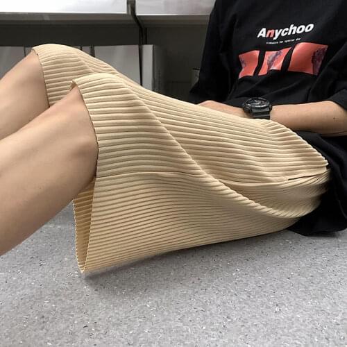 Loose Breathable Thin Hawaiian Beach Shorts Mens M-2Xl Summer Pleated Shorts Mens Fashion Casual Ice Silk Shorts Men Streetwear