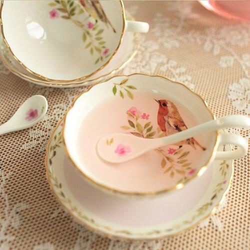 European Bone China Coffee Cup with Saucer and Spoon Set Traditional Chinese Afternoon Teacup Ceramic Household Espresso Mug