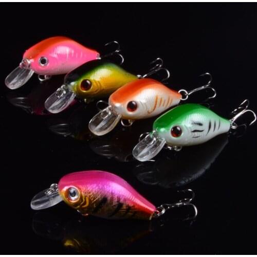1pcs Isca 5.5cm 8g Crankbait Fishing Lure Minnow Hard Bait With Three Fishing Hooks Fishing Tackle Wobbler 3D Eyes Crankbait