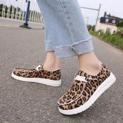 2021 New Womens Canvas Shoes Thick Sole Leopard Print Big Size Single Shoes for Women Spring Summer Autumn Fashion Lady Shoes