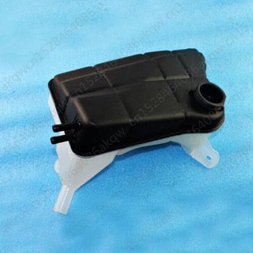 Car Engine accessory kettle 2004For dMo nd eo2007 Water tank Water tank antifreeze is cooled back to the kettle