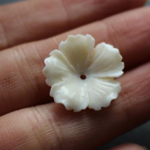 10pieces/lot) Carved 20mm 30mm Flowers Space parts BEIGE Color Artificial Coral Findings for Jewelry making