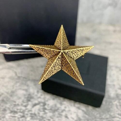 Brand Fashion Vintage Style Star Brooch Sweater Jewelry Light Gold Color Fine Top Quality Cute Lovely Luxury