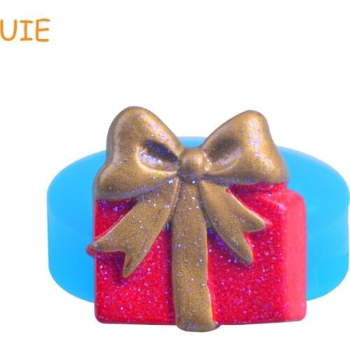 PYL018U Gift Box Flexible Silicone Push Mold Mini Resin Mold Kitsch Jewelry Charms (Clay Resin Epoxy Paste)