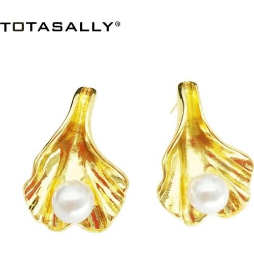 TOTASALLY Fashion Baroque Vintage Style Earrings Nova Gold Color Simulated Pearl Leaf Earrings for Women pendientes mujer