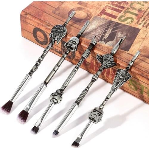 Disney anime Star Wars makeup brush Jedi lightsaber design Darth Vader Yoda suitable for birthday gift Christmas gift