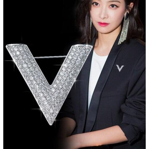 New Arrival Letters Initial Brooch Personalize Rhinestones Silver Color Lapel Pin For Women Men Suit Dress Shirt Pearl Brooch