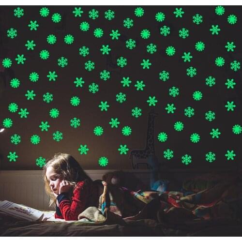 50pcs 3D Snowflake Luminous Wall Sticker Fluorescent Glow In The Dark Wall Decal For Homw Kids Room Bedroom Christmas Decor
