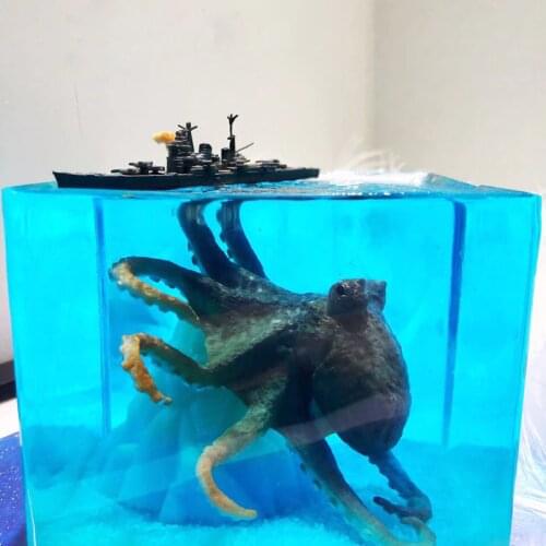 Handicraft marine octopus octopus sea monster warship ship crystal resin ornaments car decoration creative gifts