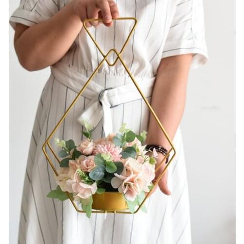 Wrought Iron Portable Hanging Gold Flower Vase for Party Home Decor Wedding Gifts Centerpieces Tables Flower Holder Decor