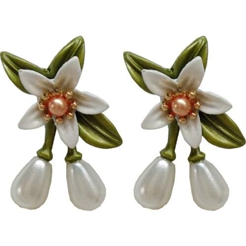 Fresh Camellia Flower Earrings personality aestheticism contrast Earrings temperament pearl tassel ear clip female