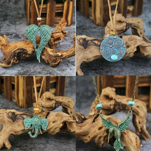 Exknl Vintage Necklaces