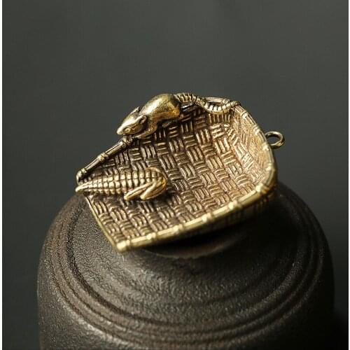 Retro mini Nostalgia Brass Dustpan mouse DIY Key chain ring Pendant Miniature Fitting Keychain Pendant souvenir Accessories a030