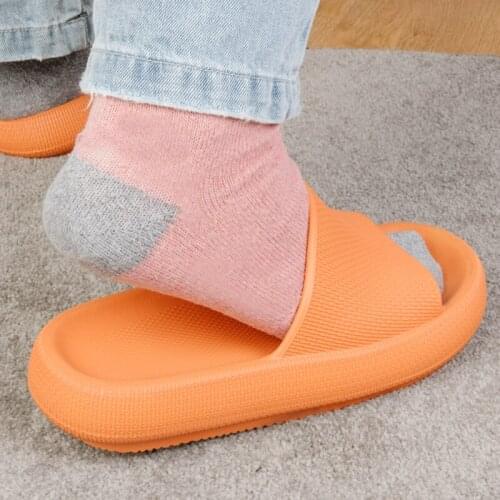 Women Slippers Flat Soft Bottom Home Bath Men Slippers House Bathroom Anti-slip Four Seasons Couple Shoes EVA Femmes Chaussures