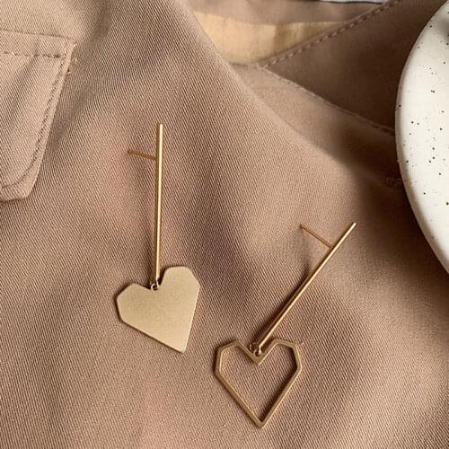 Cosstore Asymmetry Heart Stud Earrings For Women 2020 INS Simple Korean Long Pendant Earrings Girls Femme Bijoux