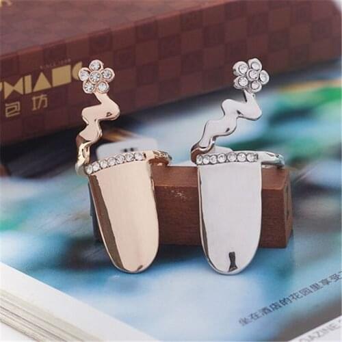 European Fashion Resizable Alloy Flower Finger Rings With Rhinestone