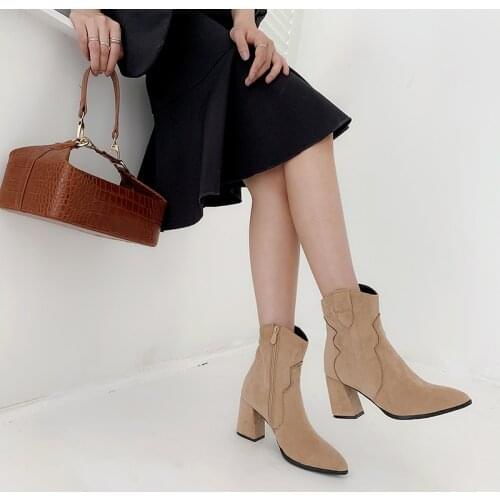 Autumn and winter 2019 new pointy high heels short boots womens thick heels Large Martin boots large womens shoes 41 matte 43