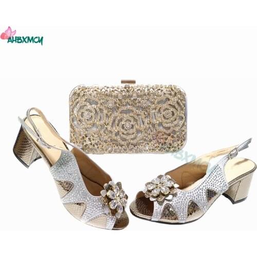 2022 Spring New Coming INS Hot Sale Nigerian Women Shoes Matching Bag Set in Silver Color Mature Style for Garden Party