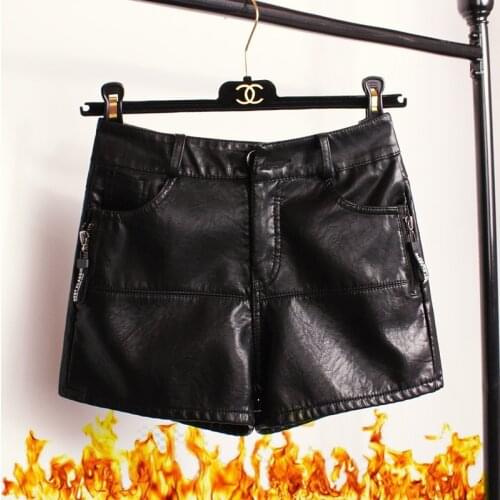 2018 spring womens pu p shorts female short pants washing pu fabric black button zipper women straight velvet PU shorts