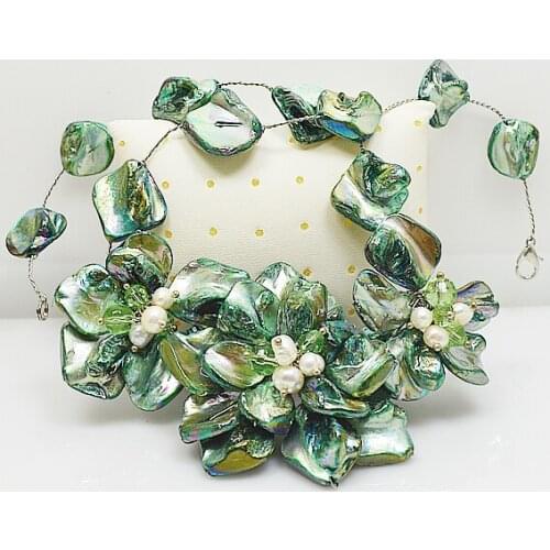 Natural Pearl Bib Necklace for bride Shell pearl flower necklace beaded statement necklace for special occasion wedding jewelry