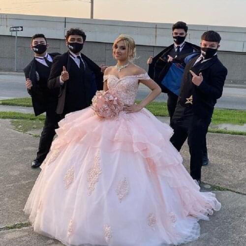 New Light Pink Quinceanera Dresses 2021 Lace Applique Tiered Princess Ball Gown Sweet 16 Formal Birthday Dress