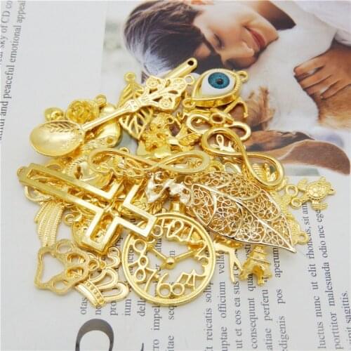 Julie Wang 10PCS Gold Color Charms Random Mixed Animal Insect Leaves Star Heart Pendant Bracelet Alloy Jewelry Making Accessory