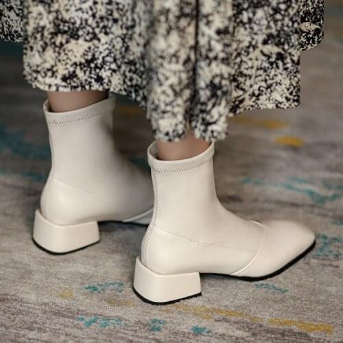 Autumn And Winter The New pu Stretch boots Comfortable woman Womens boots Heel height 4.5cm Large size 32-44 women boots