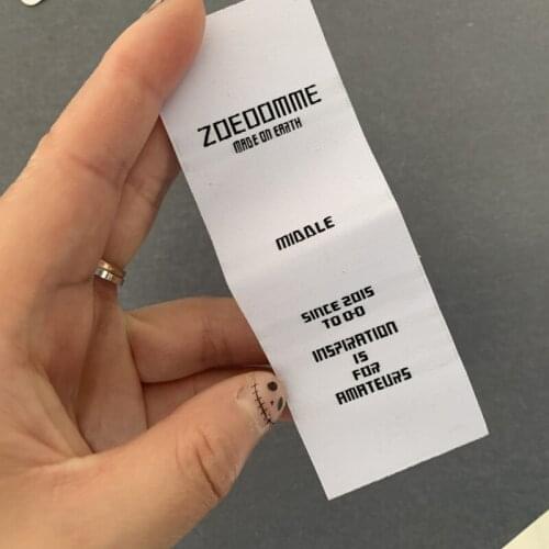 Custom-Made Beautiful White Background Soft Taffeta High Density Woven Labels for Clothing