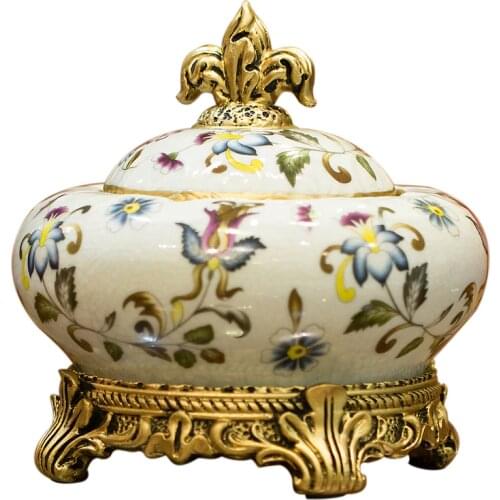 European ashtray with cover, tea table handicraft, wind-proof, practical and characteristic ceramic retro home decoration box