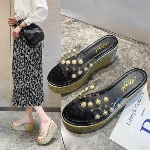 Summer New Womens Wedges Slippers Fashion Pvc Transparent Pearl Rivets Ladies Shoes Beach Thick Bottom Peep Toe Women Slippers