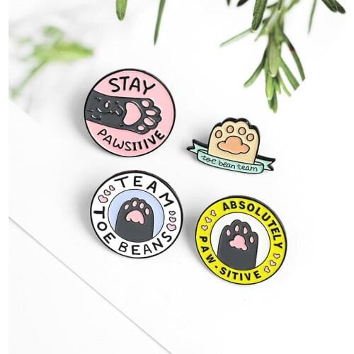 Student Personality Exquisite Cartoon Cat Paw Brooch Backpack Clothes Fashion Enamel Pin Animal Paw Cute Enamel Black Cat Badge
