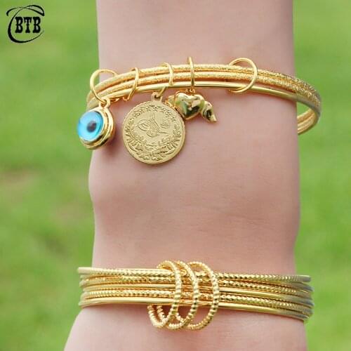 New Fashion Coin Heart Shaped Wings Lucky Demon Eye Pendant Accessories Womens Gold Bracelet Banquet Holiday Gift Wholesale