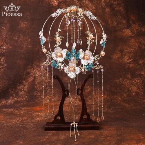 Pioessa Luxury Gold Wedding Fan Bouquets Handmade Flowers Beaded Chinese Style Bridal Metal Round Hand Fan Wedding Accessories