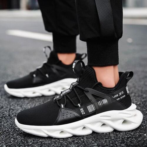 Mens Shoes 2020 New Summer Flying Weave Breathable Popular Coconut Popcorn Fashion Sports Large Size Simple