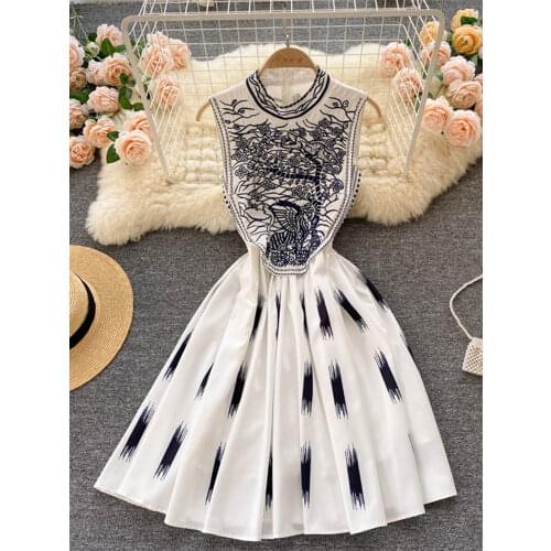New Fashion Runway Summer Dress Womens Sleeveless Stand Collar Floral Embroidery Elegant High Waist Zipper Mini Vestidos